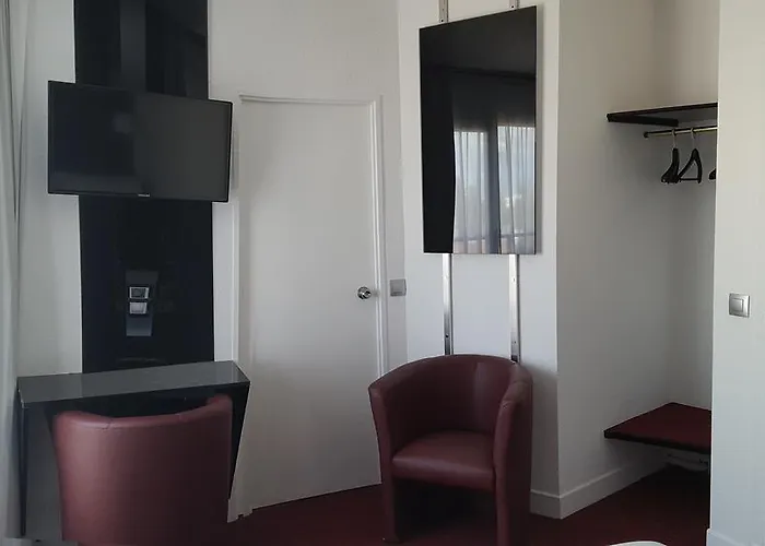 Du Trosy Hotel Clamart