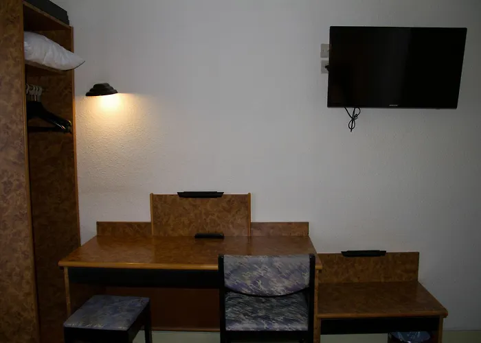 Du Trosy Hotel Clamart